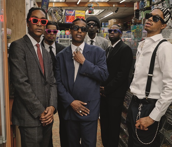 NEWS | Ray-Ban Japan Store