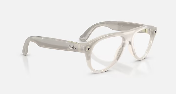 NEWS | Ray-Ban Japan Store